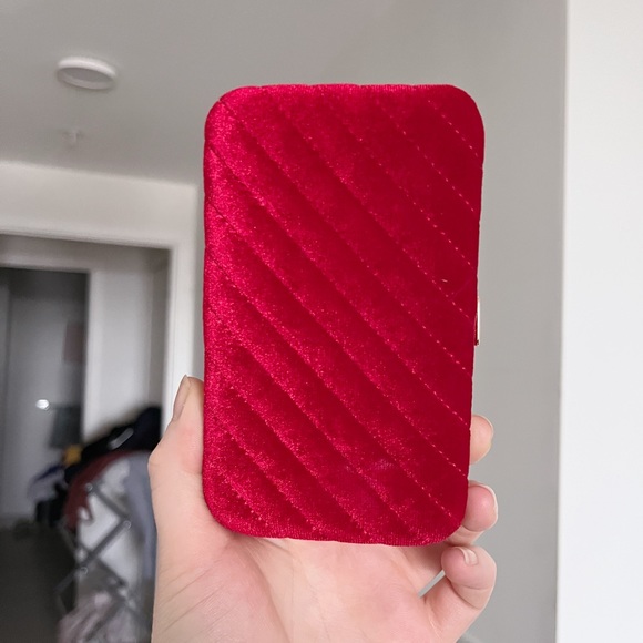 SOLD - Charlotte Tilbury Red Velvet Clutch Travel Case - Picture 2 of 5